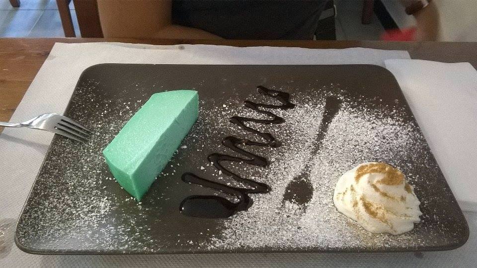 PIatto di dolce: panna cotta servita alla Scarpetta di Sestri Ponente