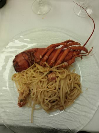 Un piatto di linguine all'aragosta da LIllo a Voltri
