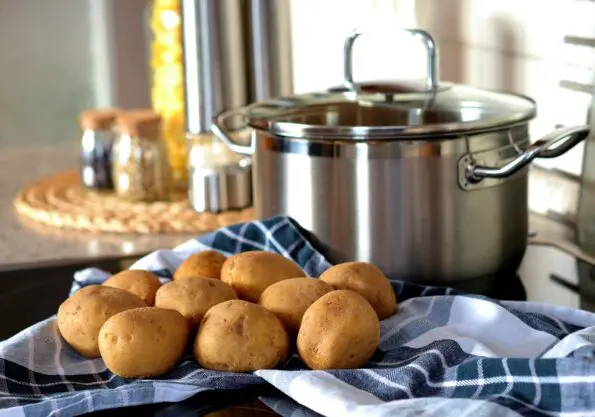 pasta con cavoli e patate, Cuculli di patate, manene,